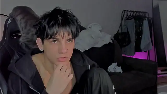 Snapshot of MarkBrowniii chatting on 01/21/25, 08:00 MarkBrowniii online show from 01/21/25, 08:00