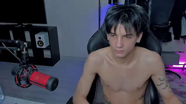 Snapshot of MarkBrowniii chatting on 03/22/25, 08:51 MarkBrowniii online show from 03/22/25, 08:51