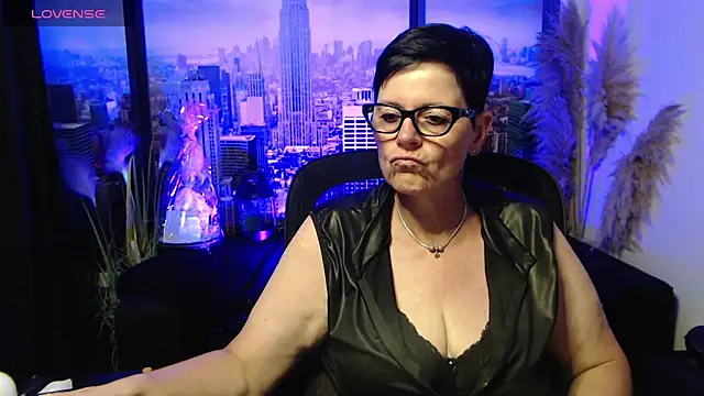 Snapshot of ninarandmann chatting on 06/25/26, 04:55 ninarandmann online show from 06/25/26, 04:55