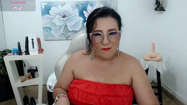 mom hot   online show from 03/09/25, 12:21
