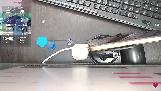 mom hot   online show from 02/20/26, 09:48