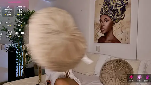 Snapshot of _laura_02 chatting on 01/21/25, 10:30 laura 02 online show from 01/21/25, 10:30