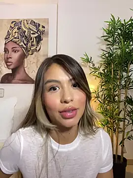 Snapshot of _laura_02 chatting on 01/26/25, 08:34 laura 02 online show from 01/26/25, 08:34