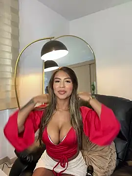 Snapshot of _laura_02 chatting on 02/20/25, 05:07 laura 02 online show from 02/20/25, 05:07