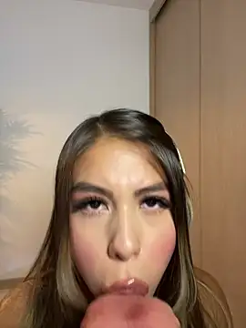 Snapshot of _laura_02 chatting on 03/01/25, 07:59 laura 02 online show from 03/01/25, 07:59