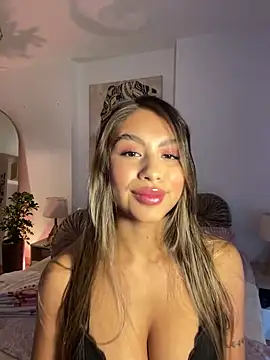 Snapshot of _laura_02 chatting on 03/20/25, 01:59 laura 02 online show from 03/20/25, 01:59