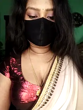 Idhika Paul online show from 04/08/26, 12:43