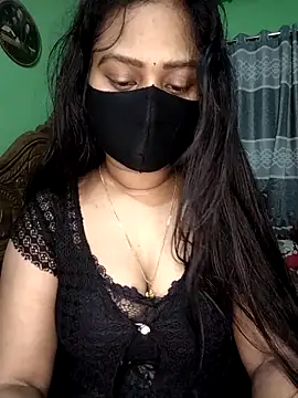 Idhika Paul online show from 04/18/26, 07:07