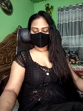 Idhika Paul online show from 04/18/26, 07:58