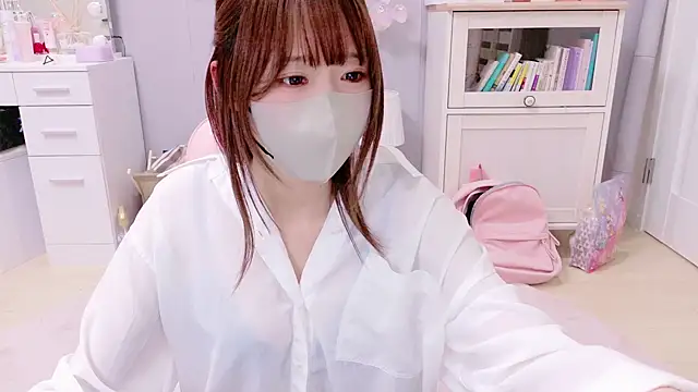 Snapshot of Yui-Ch chatting on 02/23/25, 02:57 Yui-Ch online show from 02/23/25, 02:57