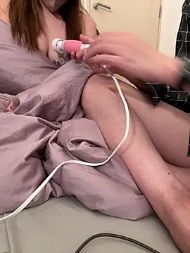 Snapshot of -mirai- chatting on 03/21/25, 10:28 -mirai- online show from 03/21/25, 10:28