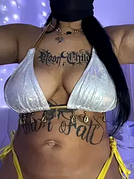 Snapshot of kamila_french chatting on 12/03/25, 10:08 kamila french online show from 12/03/25, 10:08