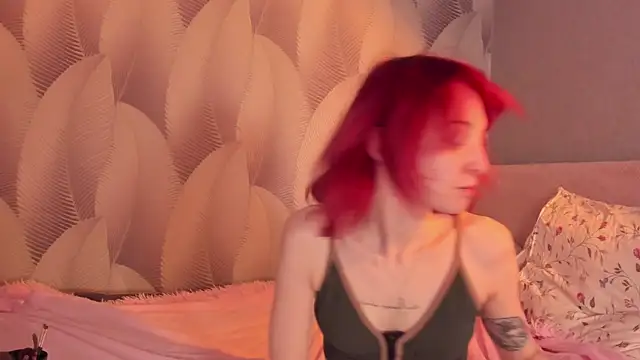 Snapshot of CrystalRey chatting on 03/17/25, 05:34 CrystalRey online show from 03/17/25, 05:34