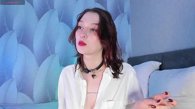 Snapshot of CrystalRey chatting on 09/09/25, 06:24 CrystalRey online show from 09/09/25, 06:24