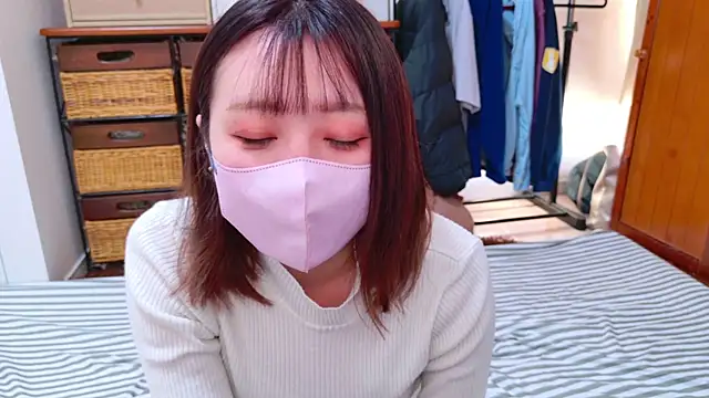 ayu yu xo online show from 01/04/25, 06:30