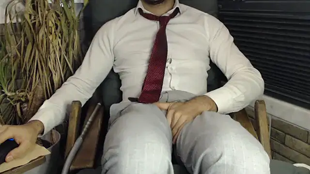 Snapshot of Naughtb0y chatting on 02/21/25, 07:32 Naughtb0y online show from 02/21/25, 07:32