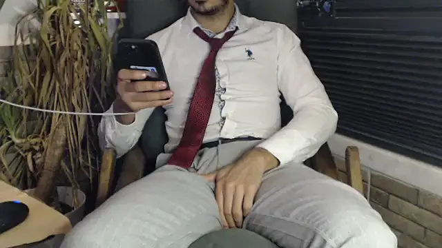 Snapshot of Naughtb0y chatting on 02/25/25, 10:39 Naughtb0y online show from 02/25/25, 10:39