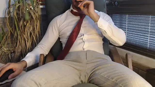 Snapshot of Naughtb0y chatting on 03/19/25, 11:17 Naughtb0y online show from 03/19/25, 11:17