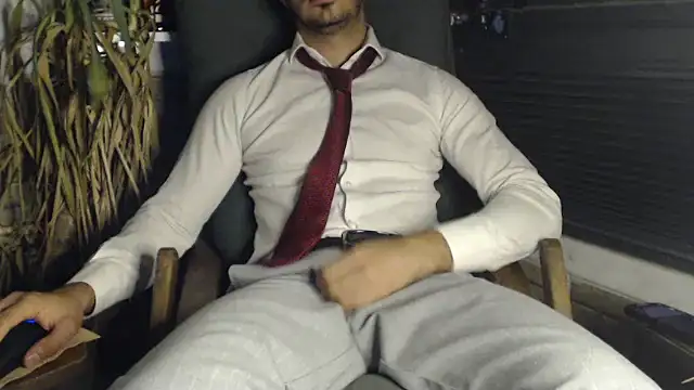 Snapshot of Naughtb0y chatting on 03/19/25, 10:09 Naughtb0y online show from 03/19/25, 10:09