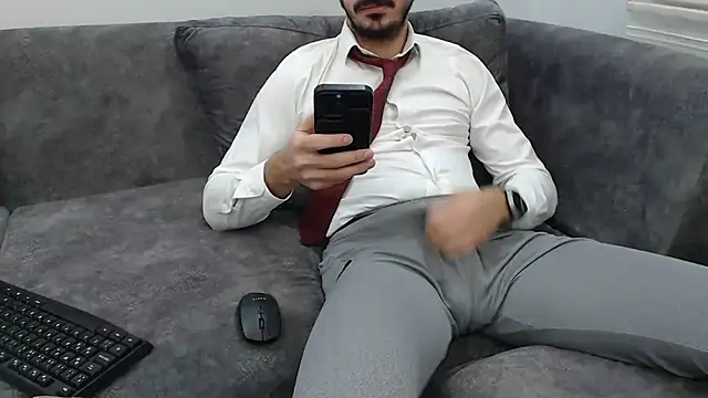 Snapshot of Naughtb0y chatting on 01/09/26, 11:39 Naughtb0y online show from 01/09/26, 11:39