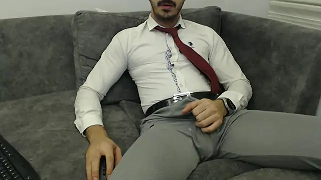 Snapshot of Naughtb0y chatting on 02/06/26, 12:15 Naughtb0y online show from 02/06/26, 12:15