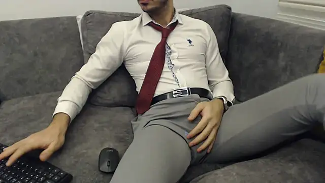 Snapshot of Naughtb0y chatting on 02/06/26, 06:44 Naughtb0y online show from 02/06/26, 06:44