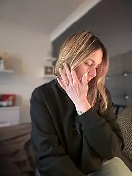 Snapshot of blondebitch2 chatting on 01/29/25, 03:04 blondebitch2 online show from 01/29/25, 03:04