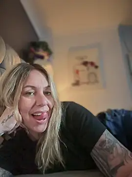 blondebitch2 online show from 03/03/25, 05:18