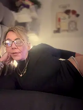 blondebitch2 online show from 01/05/26, 10:13