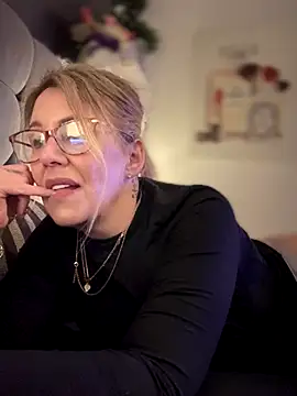 blondebitch2 online show from 01/06/26, 06:00