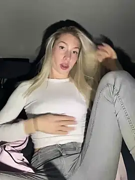 LuisaBecker online show from 01/13/25, 06:38