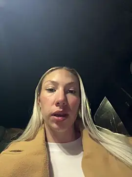 LuisaBecker online show from 02/13/25, 06:27