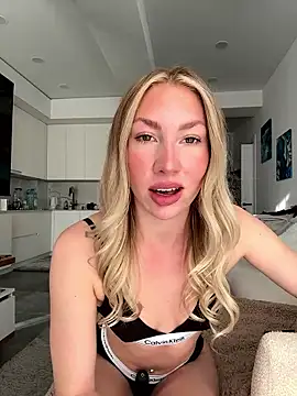 LuisaBecker online show from 01/10/26, 11:56