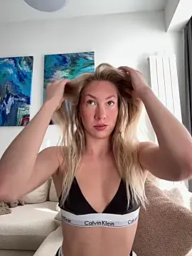 LuisaBecker online show from 02/21/26, 11:00