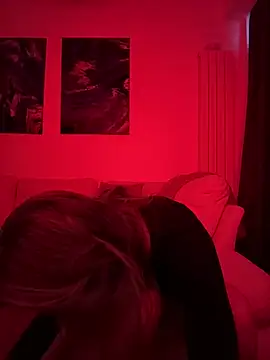 LuisaBecker online show from 04/06/26, 02:31