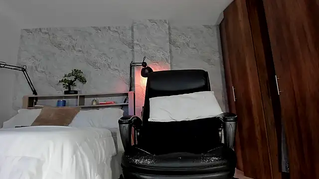 bruno woods online show from 10/11/25, 07:23