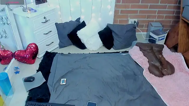 merida blue  online show from 01/15/25, 07:26