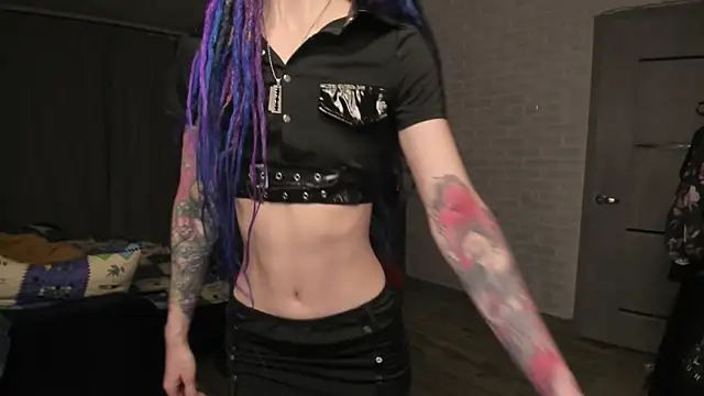 Roxy Silver online show from 12/24/24, 07:33