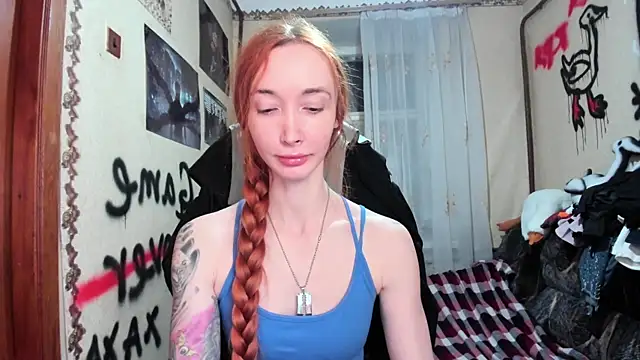 Snapshot of Roxy_Silver chatting on 12/17/25, 08:59 Roxy Silver online show from 12/17/25, 08:59