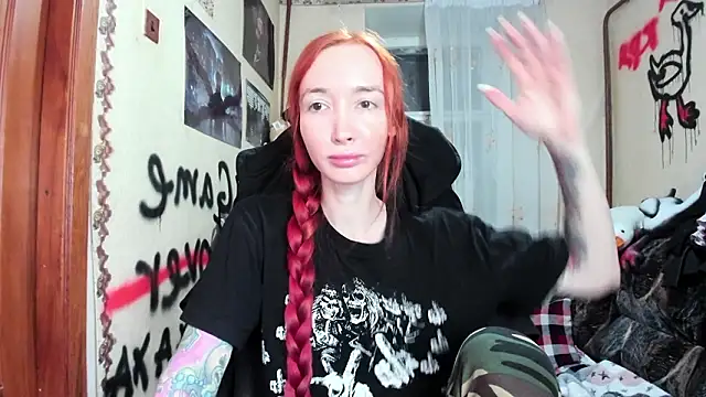 Snapshot of Roxy_Silver chatting on 02/04/26, 08:25 Roxy Silver online show from 02/04/26, 08:25