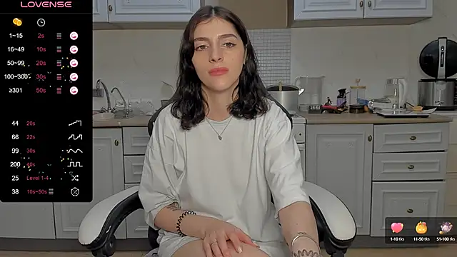 Snapshot of broosnica1 chatting on 01/11/25, 01:11 broosnica1 online show from 01/11/25, 01:11