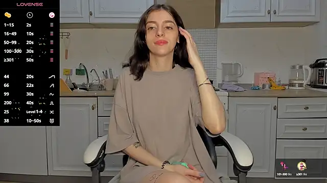 Snapshot of broosnica1 chatting on 03/03/25, 05:53 broosnica1 online show from 03/03/25, 05:53