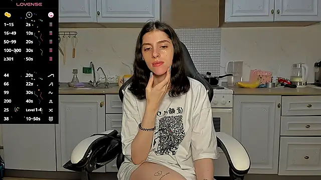 Snapshot of broosnica1 chatting on 03/06/25, 01:14 broosnica1 online show from 03/06/25, 01:14