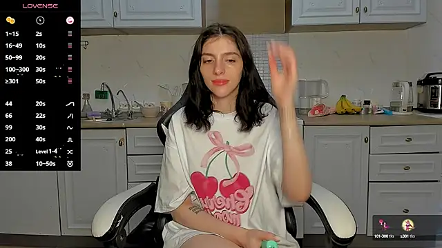 Snapshot of broosnica1 chatting on 03/17/25, 01:29 broosnica1 online show from 03/17/25, 01:29