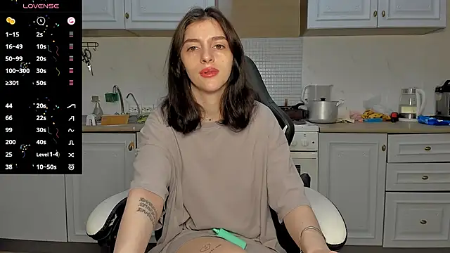 Snapshot of broosnica1 chatting on 03/22/25, 07:53 broosnica1 online show from 03/22/25, 07:53