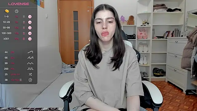 broosnica1 online show from 04/22/26, 07:22