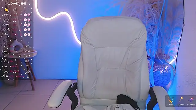 ViolettaHotLatin  online show from 11/06/25, 12:39