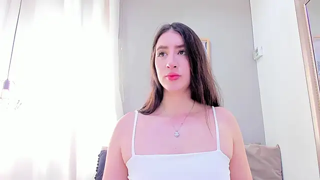 Snapshot of _AlejaCruz_ chatting on 11/05/25, 07:47 AlejaCruz online show from 11/05/25, 07:47