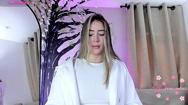 Snapshot of _AlejaCruz_ chatting on 02/01/26, 12:15 AlejaCruz online show from 02/01/26, 12:15