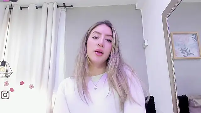 Snapshot of _AlejaCruz_ chatting on 02/23/26, 07:22 AlejaCruz online show from 02/23/26, 07:22